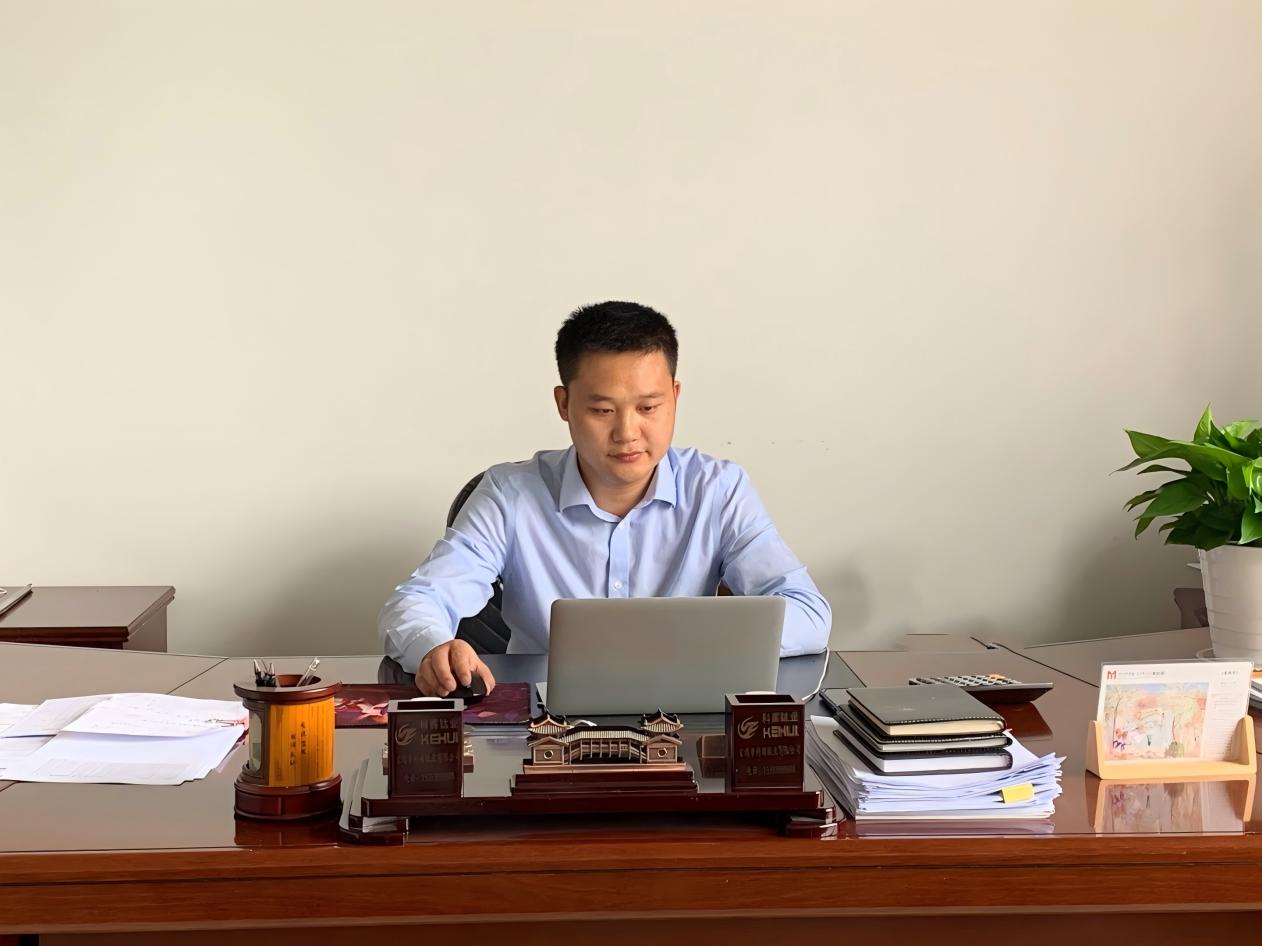 三峰透平總經理熊自強被評為“隨州市勞動模范和先進工作者”